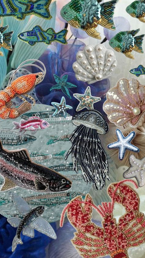 Beading and embroidery with an ocean theme. Fish, lobster, starfish and shells. Beaded Starfish, Bead Embroidery Patterns, Cute Stars, Ocean Theme, Ocean Themes, Halloween Costumes For Kids, Fashion Sketches, Beaded Embroidery, Creating Art