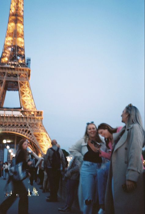 Paris France film photography inspo travel France On Film, Paris Film Photography, Paris On Film, Europe Film, Backpack Trip, Paris Film, Lady Killer, Romantic Paris, Im A Lady