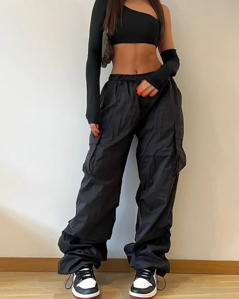 @myshopxo on Instagram: "🤍 RESTOCKED IN ALL SIZES | www.myshopxo.net" Pants Club Outfit, Cargo Joggers Outfits, Cargo Outfits Women, Cargo Outfit, Fest Outfits, Clubbing Outfits, Cargo Pants Outfit, Joggers Outfit, Club Outfit