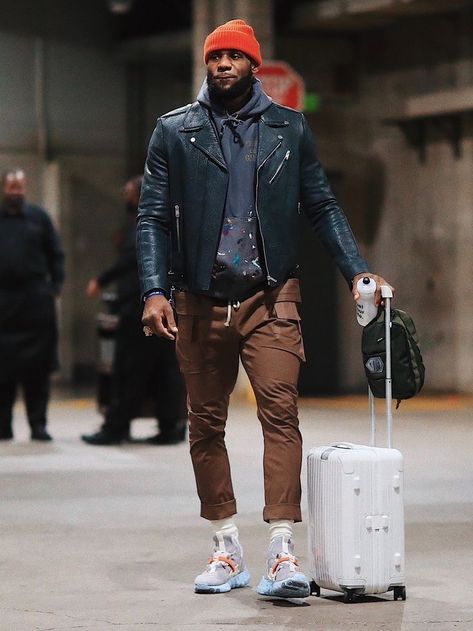 James Last, Lebron 13, Men Celebrities, Mens Winter Fashion Outfits, Celebrities Leather Jacket, Nba Outfit, Nba Fashion, Black Men Fashion Casual, Black Men Street Fashion