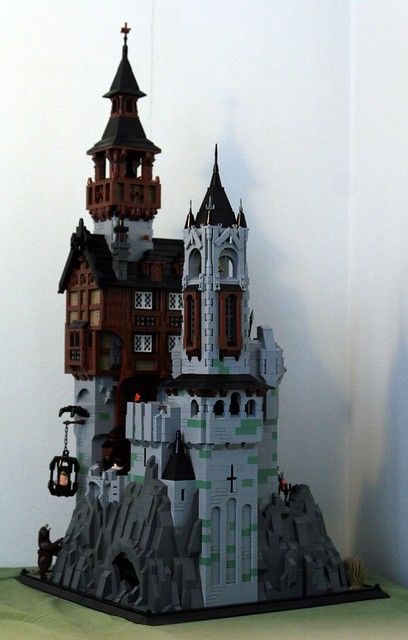 Lego Haunted House, Lego Halloween, Lego Medieval, Lego Sculptures, Lego Display, Lego Modular, Amazing Lego Creations, Lego Castle, Lego Room