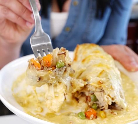 Easy To Make Baked Burritos In Creamy White Sauce Seafood Burrito With White Sauce, Wet Burrito Recipes, Baked Burritos, White Sauce Recipe, Creamy White Sauce, White Sauce Recipes, Burritos Recipe, Chicken Burritos, Feed A Crowd