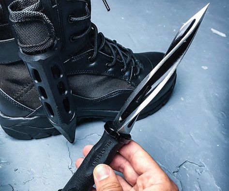 Boot Knife, Modern Factory, Karambit Knife, Dagger Knife, Fixed Blade Knife, Amazing Products, Air Max Sneakers, All Black Sneakers, Pocket Knife