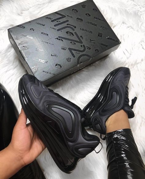 720 Nike, Couple Sneakers, Air Max 720, Balenciaga Sneakers, Fresh Outfits, Air Force One, Fashion Articles, Nike Air Force Ones, Streetwear Clothing