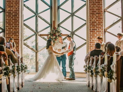 Morris Chapel Wedding Venue Southern Arkansas AR 71921 Arkansas Wedding Venues, Outdoor Elopement, Free Wedding Printables, Arkansas Wedding, Ceremony Seating, Affordable Wedding Venues, Wedding Reception Venues, Wedding Checklist, Chapel Wedding