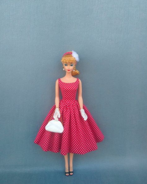 Rwby Redesigns, 1900 Dresses, Barbie Photos, Ponytail Barbie, Barbie Art, Barbie Fashion Royalty, Fashion 50s, Barbie Barbie, Bear Bear