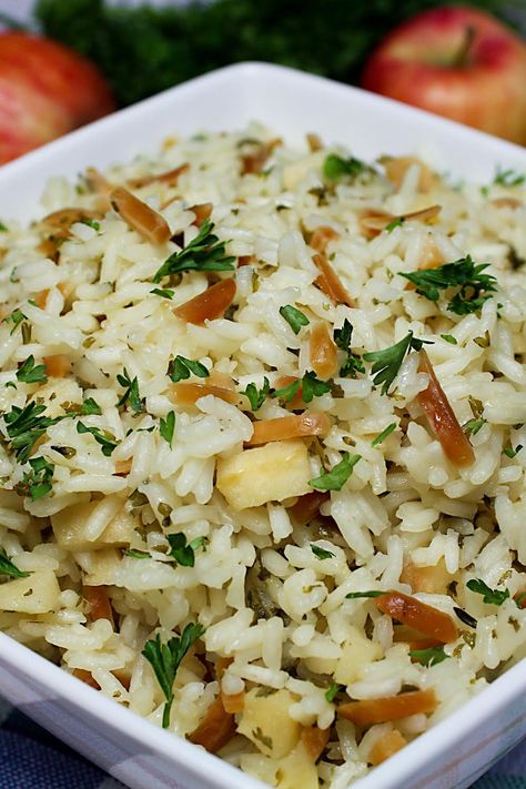 Apple Almond Rice Apple Rice, Flavored Rice Recipes, Almond Rice, Rice Side, Flavored Rice, Quinoa Recipes, Vegetable Sides, Almond Recipes, Rice Dishes