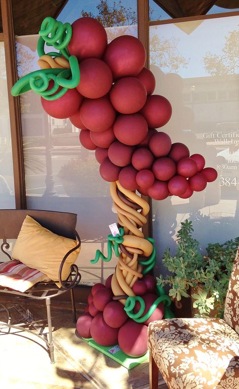 Grape Balloon Arch, Wine Balloon Decorations, Decorating Balloons, Unique Event Decor, Camarillo California, Italian Party, Balloon Artist, Wine Party, Balloon Twisting