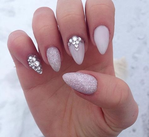 Frosty white Frosty White Acrylic Nails, Crazy Nail Designs, Fab Nails, Damaged Nails, White Acrylic Nails, Crazy Nails, Nail Style, Bride Nails, Colorful Nail Designs