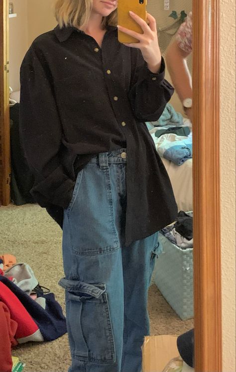 Black Shirt Blue Jeans Outfit Women, Black Polo Long Sleeves Outfit Woman, Black Shirt With Baggy Jeans, Oversized Button Up Aesthetic, Baggy Jeans And Shirt Outfit Woman, Black Shirt Outfit Inspo Women, Big Collared Shirt Outfit, Outfit Ideas Black Button Up, Baggy Jeans And Button Up Shirt