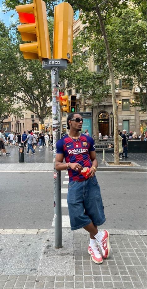 2000s Hip Hop Fashion | 00s Nostalgia | 00s Aesthetic Football Jersey Photoshoot Ideas, Bloke Core Outfits Men, Black Jorts Outfit Men, Gay Summer Outfits, Bloke Core Outfits, Jersey Outfit Men, Brain Illusions, 2000s Hip Hop Fashion, Block Core