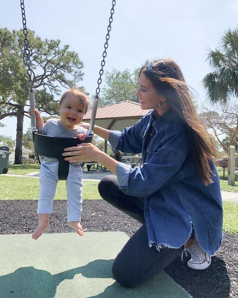 Jess Conte Instagram, Jess Conte Outfits, Jess And Gabriel Conte, Jess And Gabriel, Auntie Things, Jess And Gabe, Gabriel Conte, Jess Conte, White Chucks