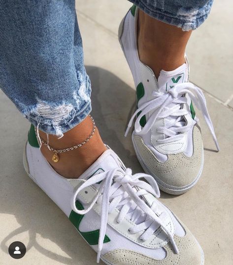 Veja Volley Sneakers Outfit, Veja Sneakers Outfit Summer, Veja Volley, Caribbean Summer, Zapatillas Veja, Adidas Samba Outfit, Sneaker Outfits Women, Samba Outfit, Summer Inspo