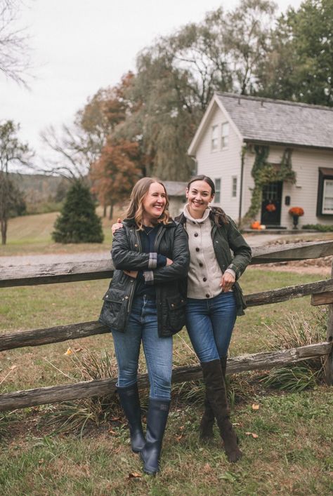 Rainy Day Fall Outfit - wit & whimsy Barbour Jacket Outfit, Barbour Jacket Women, Countryside Outfit, Farmer Outfit, Rainy Fall, Barbour Style, Cozy Sweaters Autumn, Outdoorsy Style, Barbour Women