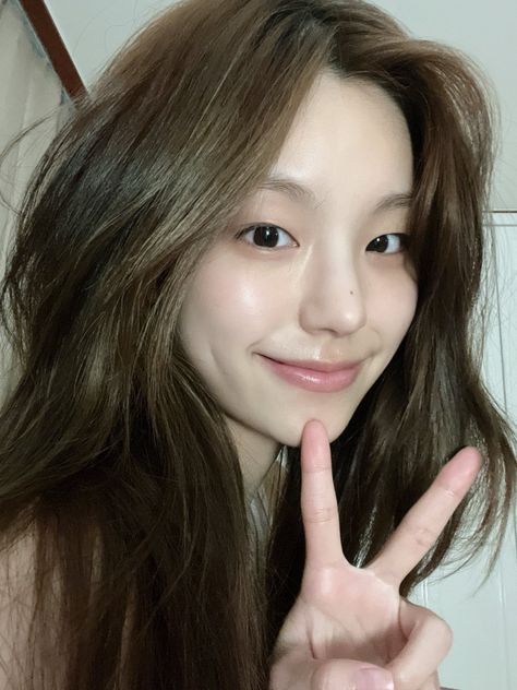 No makeup Korean Face, Pretty Angel, Itzy Yeji, Bare Face, No Makeup, Without Makeup, Aesthetic Collage, Girls Makeup, Pretty Makeup