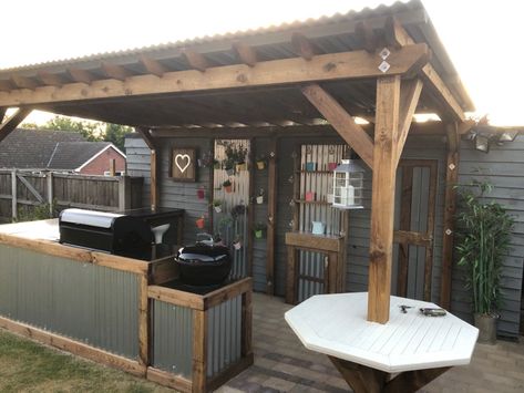 Rustic Outdoor Cooking, Grill Shack, Covered Bbq, Sheep Wagon, Bbq Shack, Kitchen Ideas Outdoor, Rustic Outdoor Kitchen, Bbq Shed, Outdoor Patio Ideas Backyards