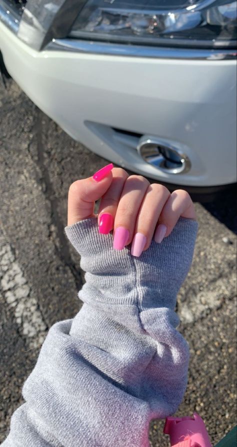 Hot Pink Nails With Heart Design, Multi Shade Pink Nails, Different Shade Pink Nails, Multi Color Pink Nails, Different Pink Nails Shades, Multi Colored Pink Nails, Pink Multicolor Nails, Pink Shade Nails, Pink Nails Different Shades