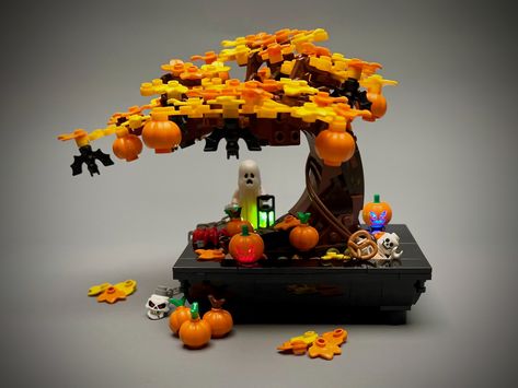 Lego Haunted House, Lego Tree, Lego Halloween, Lego Club, Lego Sculptures, Lego Inspiration, Amazing Lego Creations, Lego Craft, Lego Creative