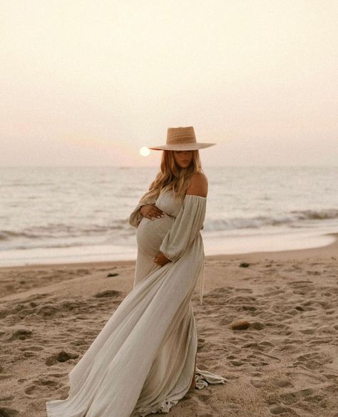 Beach Maternity Photos Flowy Dress, Coastal Cowgirl Maternity, Beach Maternity Outfits, Winter Beach Maternity Photos, Maternity Shoot Summer, Maternity Beach Outfits, Pregnancy Shoot Beach, Maternity Photo Shoot Ideas Beach, Maternity Photography Boho