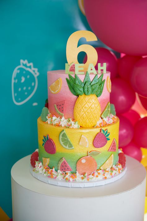 Twotti Frutti Cake, Tutti Frutti Cake Design, Twotii Fruitii, Tutti Frutti Birthday Cake, Tutti Frutti Cake, Twin Birthday Themes, Trendy Cakes, Fruit Party Decorations, Twotti Fruity