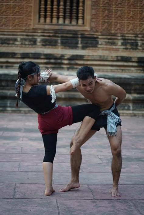 Bokator Martial Arts, Duo References, Muai Thai, Sports Reference, Kun Khmer, Male Vs Female, Martial Arts Girl, Karate Girl, Martial Arts Techniques