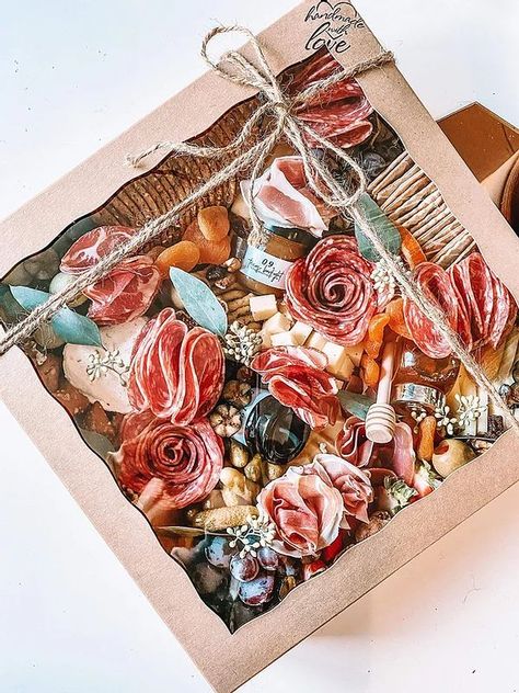 Large, gathering box, 12x12, serves 8-10. $100 | Charcuterie recipes, Charcuterie lunch, Charcuterie inspiration Thanksgiving Charcuterie Box Ideas, Thank You Charcuterie Board, Charcuterie Board Box To Go, Charcuterie Board Packaging, Charcuterie Gift Box Diy, Boxed Charcuterie Board, Charcuterie Business Ideas, Charcuterie Board To Go Boxes, Small Charcuterie Box Ideas