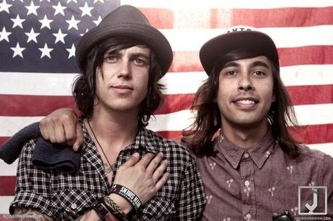 Kellin Quinn and Vic Fuentes King For A Day, Tony Perry, Kellin Quinn, Sleeping With Sirens, Falling In Reverse, Love Band, Black Veil Brides, Pierce The Veil, Emo Bands