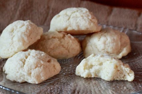 Vegan Drop Biscuits, Drop Biscuits Recipe, Baked Cinnamon Apples, Vegan Breads, Vegan Christmas Recipes, Drop Biscuits, Egg Free Recipes, Autoimmune Paleo, Dairy Free Eggs