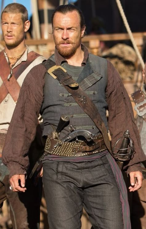 Captain Flint Black Sails, Flint Black Sails, James Flint, Homemade Pirate Costumes, Black Sails Starz, Captain Flint, Toby Stephens, Pirate Outfit, Pirate Fashion