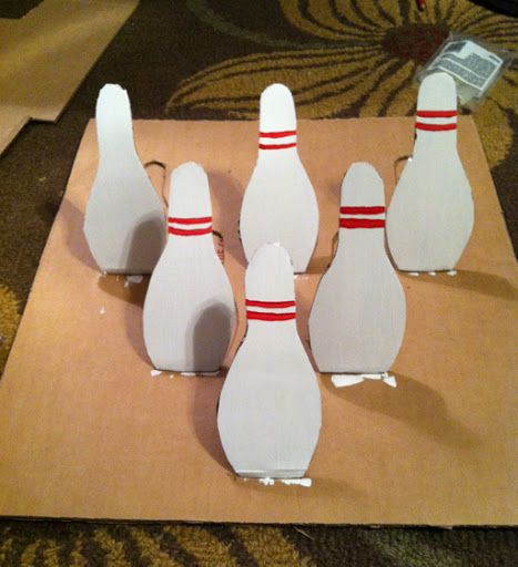 dharmajane: DIY Bowling Game Diy Bowling Game, Diy Bowling Pins, Bowling Games For Kids, Cardboard Challenge, Diy Bowling, Summertime Activities, Diy Cardboard Toys, Fun Bowling, Cardboard Creations