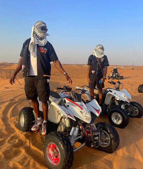 Lads Holiday, Dubai Fits, Atv Riding Outfit Vacation, Desert Safari Outfit, Dubai Outfits Ideas, Vacation Outfits Men, Safari Outfit, Dubai Outfits, Atv Riding