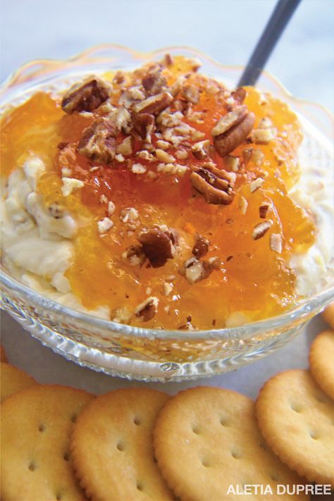 Pecan Dip, Peach Appetizer, Peaches Cream Cheese, Cream Cheese Appetizer, Dip Recipes Appetizers, Peach Salsa, Sweet Dips, Peach Jam, Dip Recipes Easy