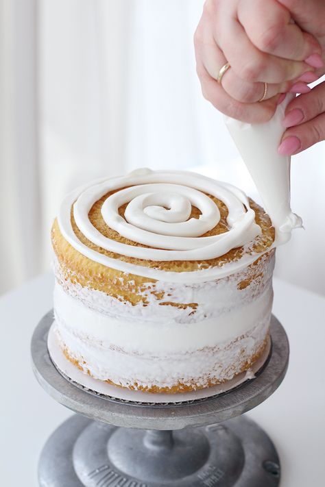 How to ice a two-tiered cake like a pro on the Lily & Val Blog Ice A Cake Like A Pro, How To Ice A Cake, Ice A Cake, Two Tiered Cake, Iced Cake, Pear Crumble, Two Layer Cakes, Two Tier Cake, 2 Tier Cake