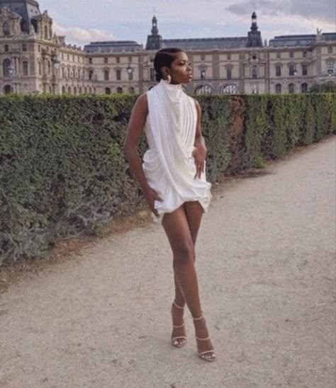 Black Woman Luxury Aesthetic, Ryan Destiny, Balmain Dress, Drape Dress, Casual Chique, Dark Skin Beauty, Womens Style, Black Luxury, How To Pose