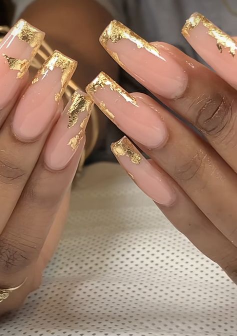 Coffin Birthday Nails Designs, Kylie Jenner Rhinestone Nails, Beige Birthday Nails, Coffin Birthday Nails, Nails Acrylic Coffin Champagne, Birthday Nails Coffin Gold, Birthday Nails Designs, Kilye Jenner Nail, Naked Nails