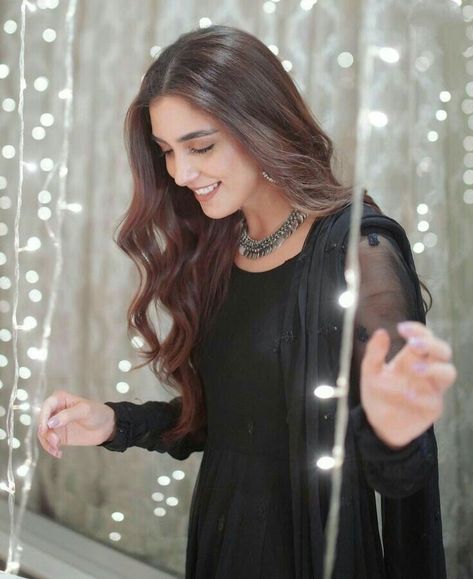 Ali Aesthetic, Ig Background, Actress Dress, Muharram Quotes, Asian Wedding Dress Pakistani, Fall Photo Shoot Outfits, Surprise Boyfriend, Braided Hairdo, Maya Ali