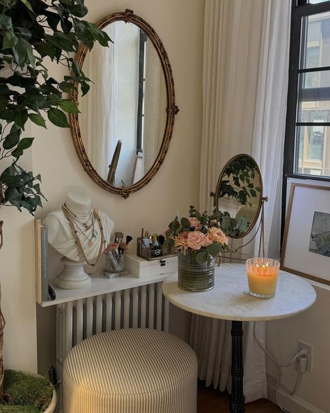 Turning an NYC apartment into a Bridgerton-esque palace of dreams is no easy feat, but @mycityapartment has transformed her home into an oasis away from the city. #nycapartments #nyclife #bridgertonseason3 #bridgerton #myrealhome Amanda Seyfried House, Amanda Seyfried Apartment, New York Apartment Aesthetic, Post Breakup, Small Studio Apartment Decorating, Gorgeous Homes, Apartment Dining Room, French Apartment, Dream Apartment Decor