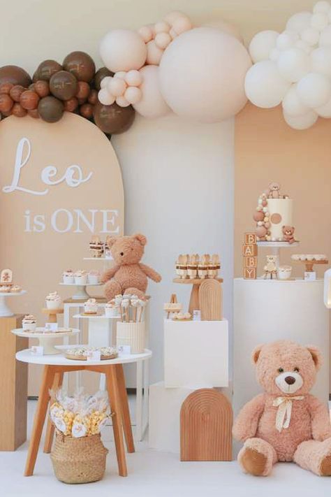 Bear Backdrop Party Ideas, Beary First Birthday Dessert Table, Teddy Bear Themed Birthday Party, Teddy Bear Dessert Table, Zayn Birthday, Bear 1st Birthday Party, Teddy Bear Birthday Theme, Bears Birthday Party, Teddy Bear 1st Birthday