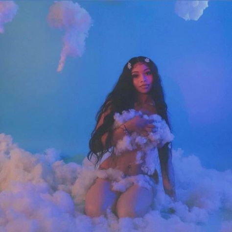 Wrapped In Sheets Photoshoot, Foam Photoshoot, Cloud Maternity Shoot, Bubble Photoshoot Ideas, Glam Photoshoot Ideas, Heaven Photoshoot, 21st Bday Photoshoot Ideas, Peach Photoshoot, Cloud Shoot