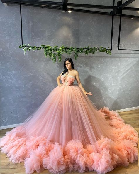 Pink Big Dress, Cute Puffy Dresses, Big Dress Photoshoot, Long Fluffy Dress, Pastel Pink Gown, Puffy Pink Dress, Goddess Exclusive, Floral Print Wedding Dress, Debut Gowns