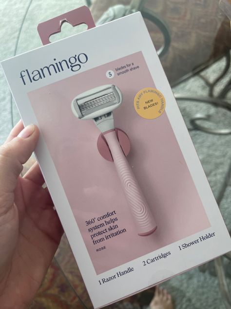 My absolute favorite refillable razor. And its super affordable! Flamingo Razor, Women Razor, Razor For Women, Dr Wardrobe, Bio Oil, Shower Holder, Smooth Shave, 1 Rose, Fame Dr