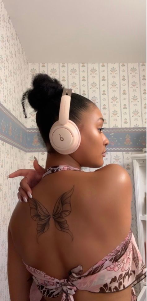 Fairy wing back tattoo Angel Wings Tattoo On Back Black Women, Butterfly Wings Tattoo On Back Fairies, Fancy Butterfly Tattoo, Angel Tattoo Black Women, Back Tattoo Women Wing, Special Butterfly Tattoo, Butterfly Wing Tattoo On Back, Pixie Wings Tattoo On Back, Fairy Wings On Back Tattoo