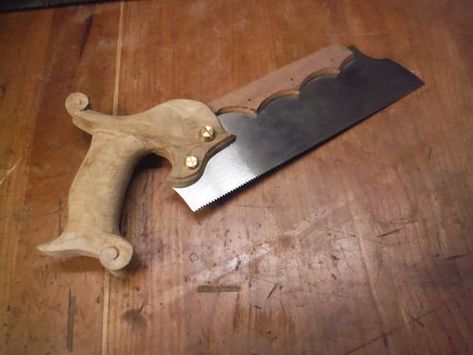 Wood Backed BackSaw - by bearkatwood @ LumberJocks.com ~ woodworking community Hand Tool Woodworking, Back Saw, Tool Chests, Atelier Design, Bear Brand, Hand Saws, Woodworking Jig, Stuff To Build, Woodworking Classes