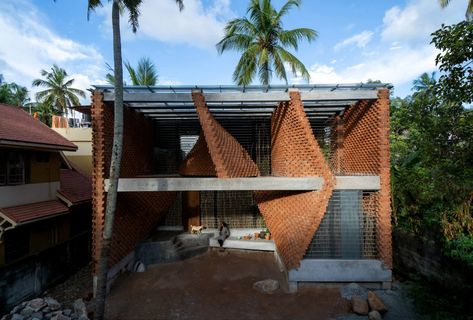 Wallmakers uses brick to create curved walls at Pirouette House Brick Images, Render Scene, Architecture Elements, Slanted Walls, India Architecture, Architectural Materials, Compound Wall, Brick Masonry, Support Wall