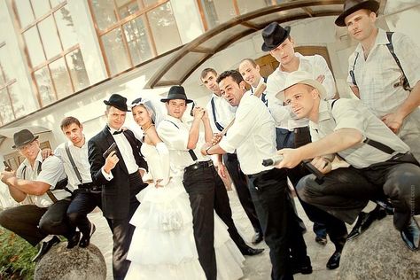 Gangster Wedding, 20s Wedding, Wedding Theme Ideas, Vintage Wedding Theme, Gatsby Wedding, Bonnie N Clyde, Theme Ideas, Wedding Pics, Wedding Color Schemes