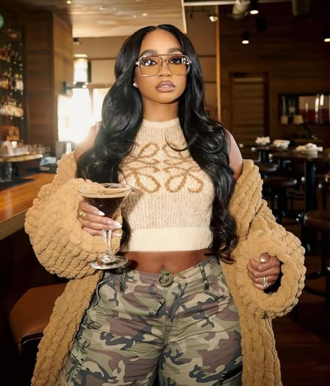 All Posts • Instagram Sunday Brunch Outfit Fall, Brunch Outfit Winter, Outfit Black Women, Classy Winter Outfits, Football Outfits, Fashion Attire, Brunch Outfit, Black Women Fashion