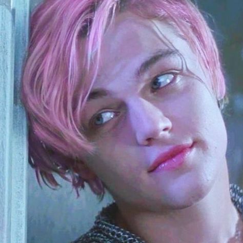 Man With Pink Hair, Guys With Pink Hair, Pink Hair Guy, Rose Pink Hair, Candy Hair, Leo Dicaprio, Pink Men, Pink Eyes, Leonardo Dicaprio