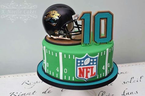 Nfl Football Cake, Philadelphia Eagles Cake, American Football Cake, Football Cakes For Boys, Football Party Cake, Nfl Cake, Football Cake Design, Superbowl Cake, Cake Designs For Boy