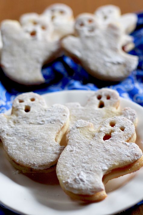 Halloween Ghost Linzer Cookies Bundt Cake Halloween, Cornflake Clusters, Cookies Pictures, Simple Ghost, Cookie Pictures, Mini Bundt, Linzer Cookies, Ghost Cookies, Last Minute Halloween