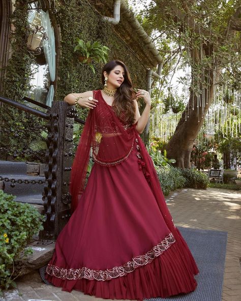 Double Layered Lehenga, Layered Dress Outfit, Layer Dress Outfit, Layered Lehenga, Skirt Lehenga, Double Layer Skirt, Layer Skirt, Royalty Aesthetic, Lehenga Skirt